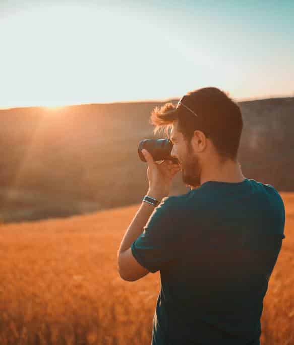 Photography and social media travelers